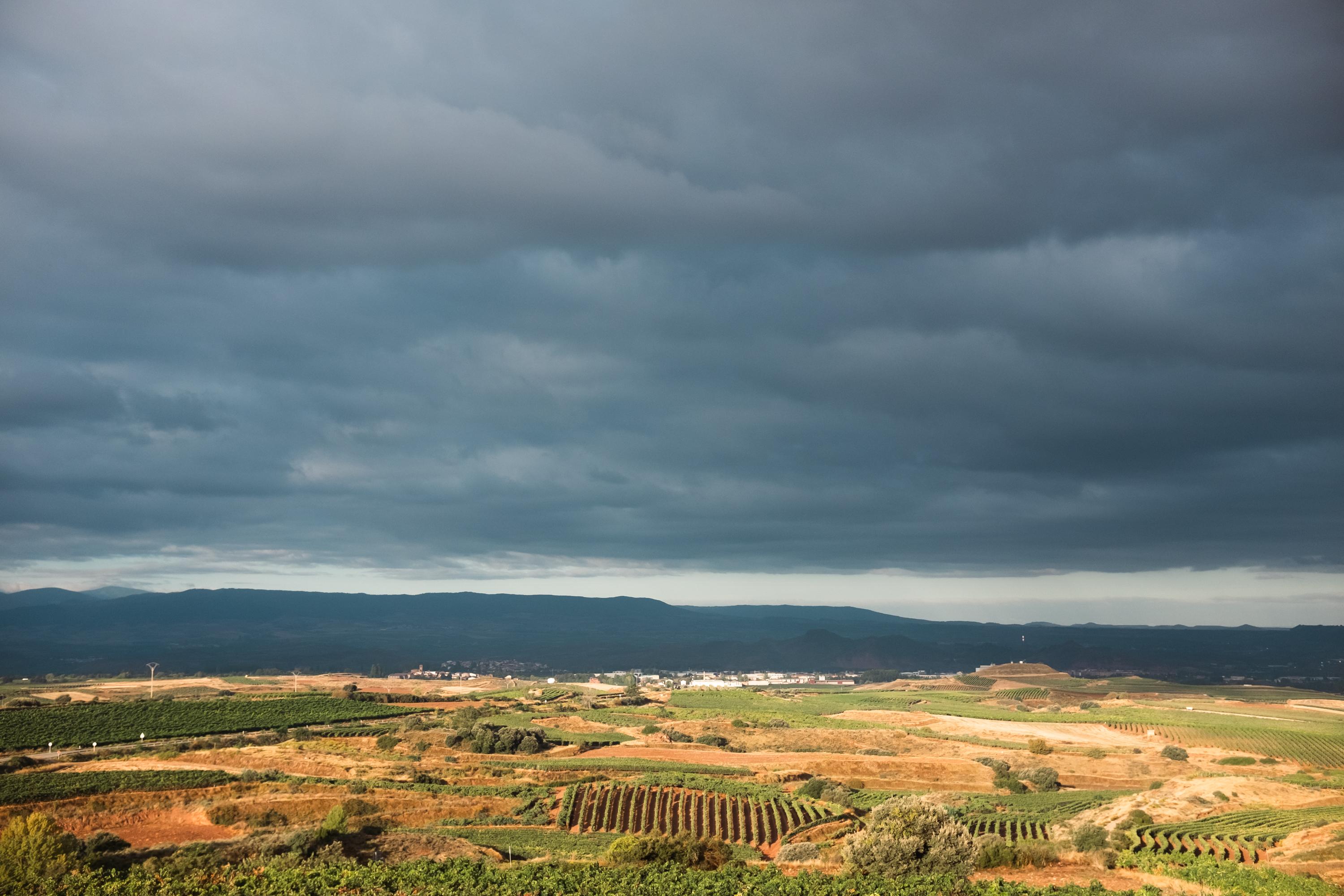 Scenic view of Alto de San Antón on the Camino de Invierno