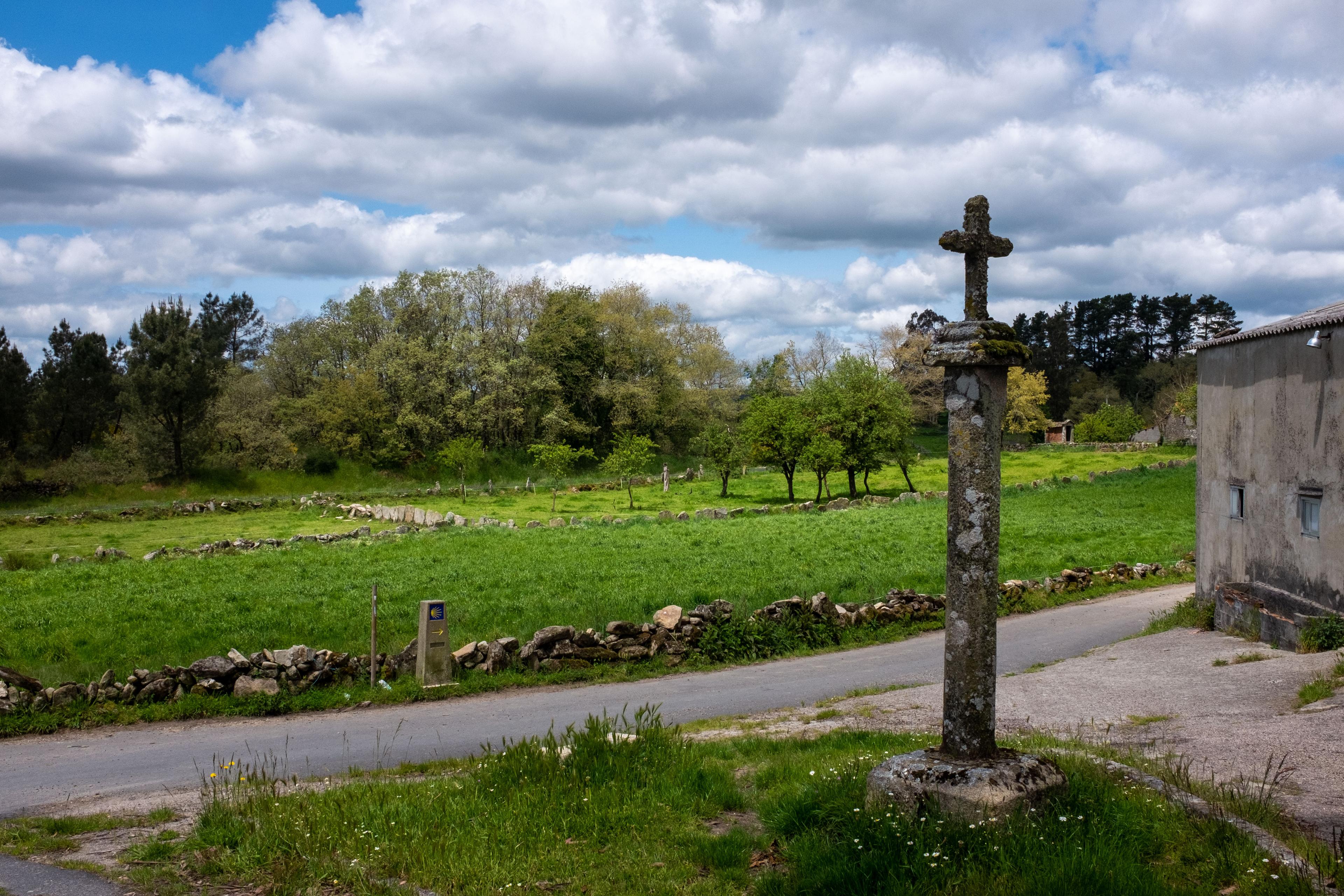 Scenic view of A Eirexe (Rodeiro) on the Camino Francés