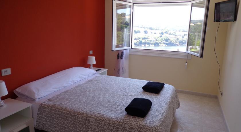 Image of Albergue Aqua Portomarín, pilgrim accommodation in Portomarín