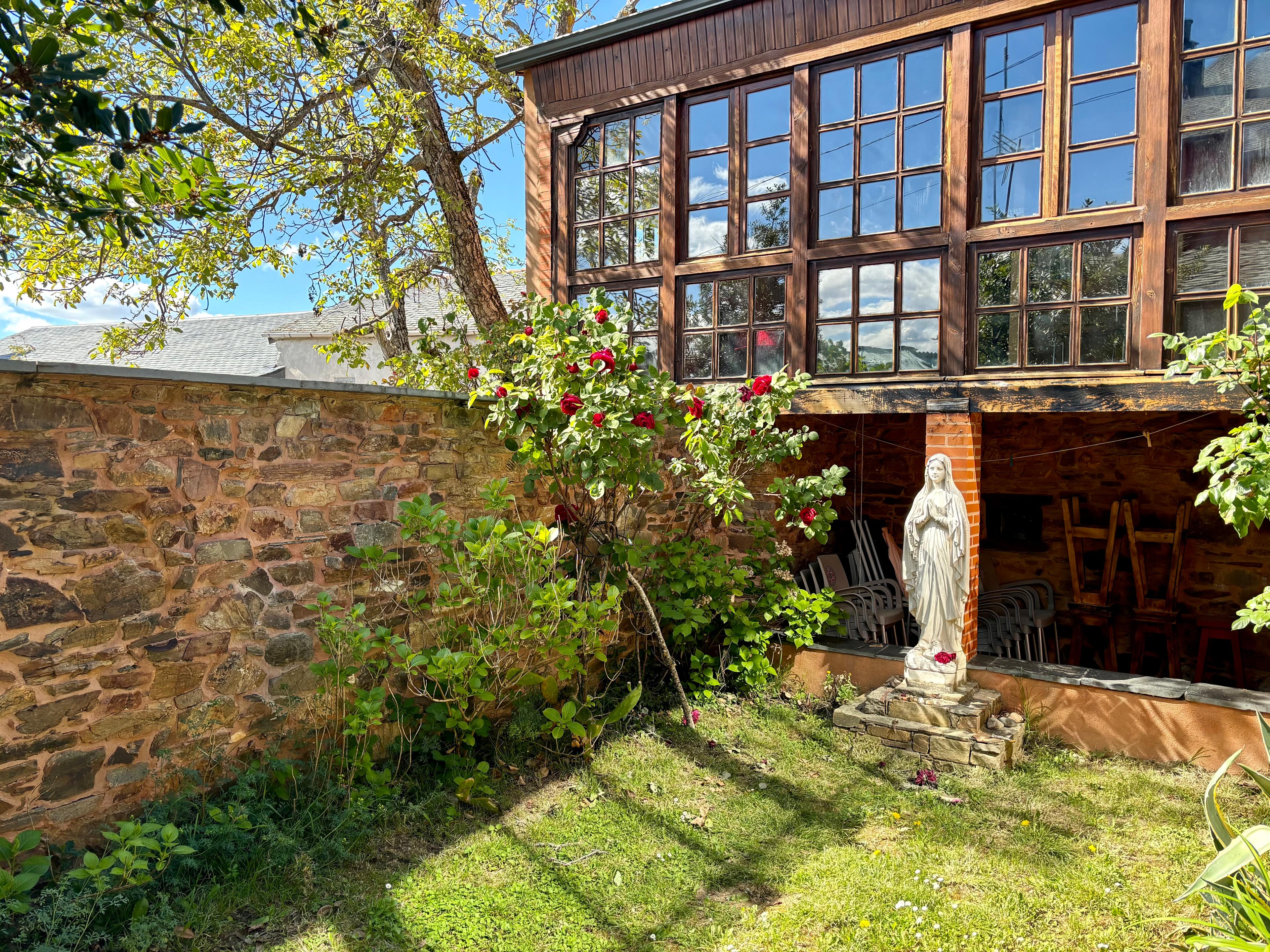 Image of Albergue de Riego de Ambros, pilgrim accommodation in Riego de Ambrós