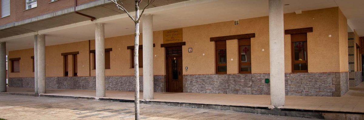 Image of Albergue Santo Tomás de Canterbury, pilgrim accommodation in Puente de Castro