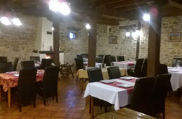 Camino de Santiago Accommodation: Posada Condado de la Mota ⭑⭑⭑