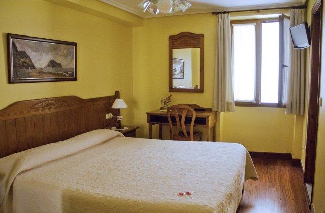 Camino de Santiago Accommodation: Pensión Getariano ⭑⭑