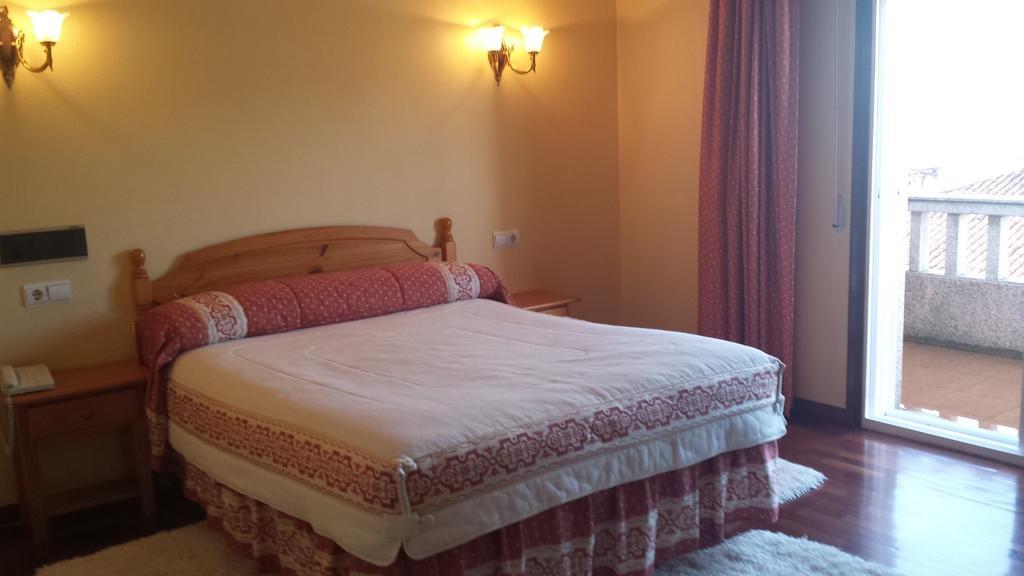 Camino de Santiago Accommodation: Hotel Isape ⭑⭑