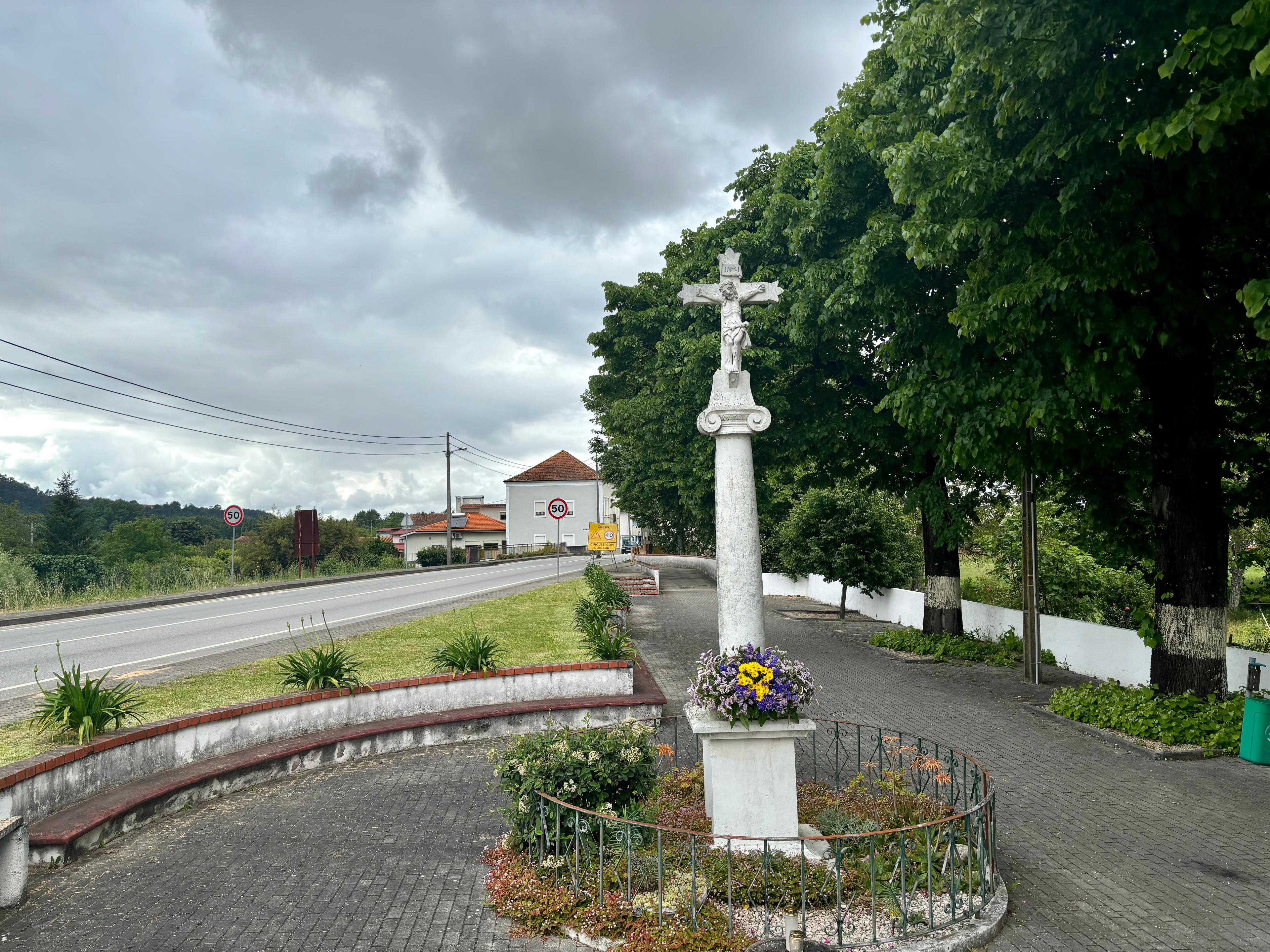 Scenic view of Avelãs do Caminho on the Camino Portugués