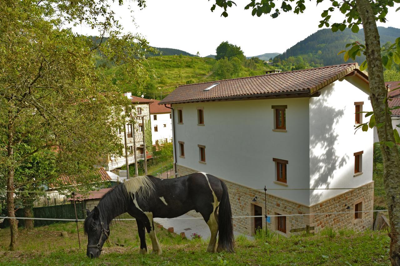 Camino de Santiago Accommodation: Albergue Usandi Auto Check-in