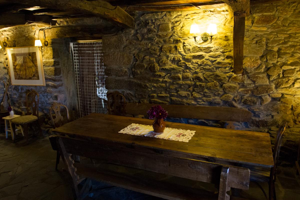 Camino de Santiago Accommodation: Albergue Fuente del Peregrino