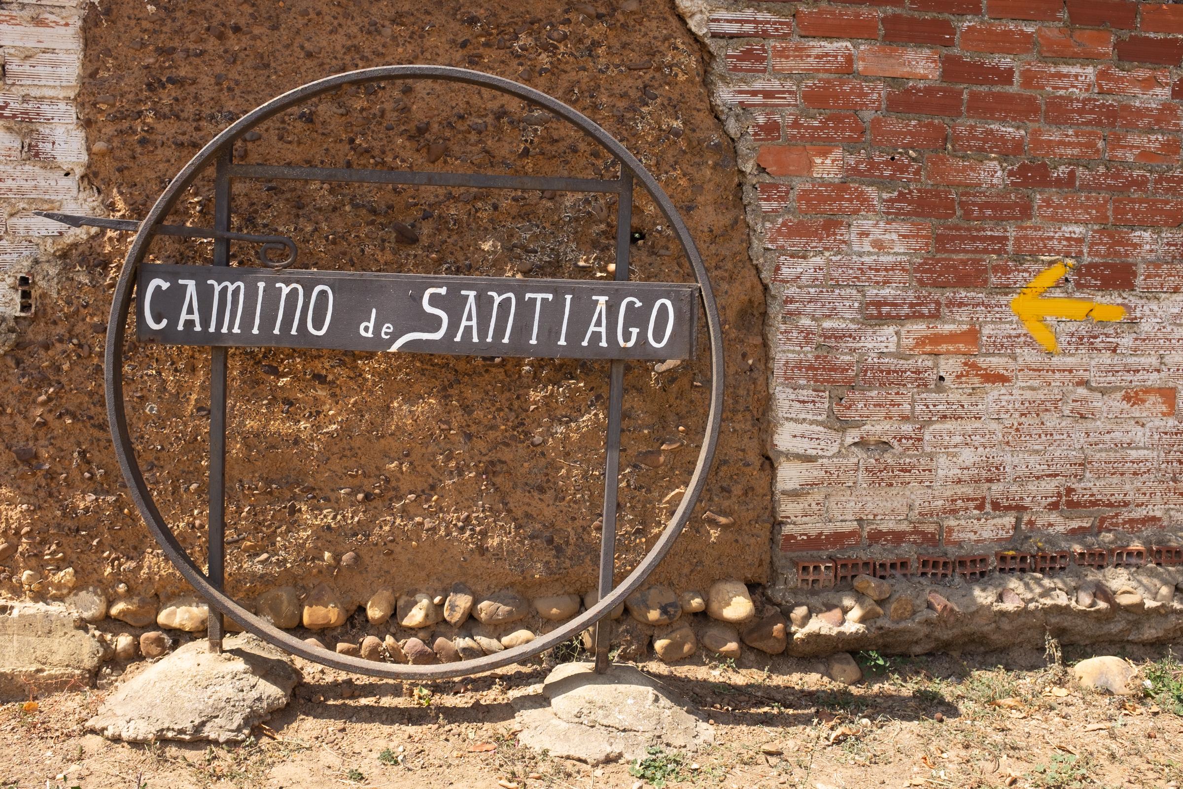 Scenic view of Chozas de Abajo on the Camino de Invierno