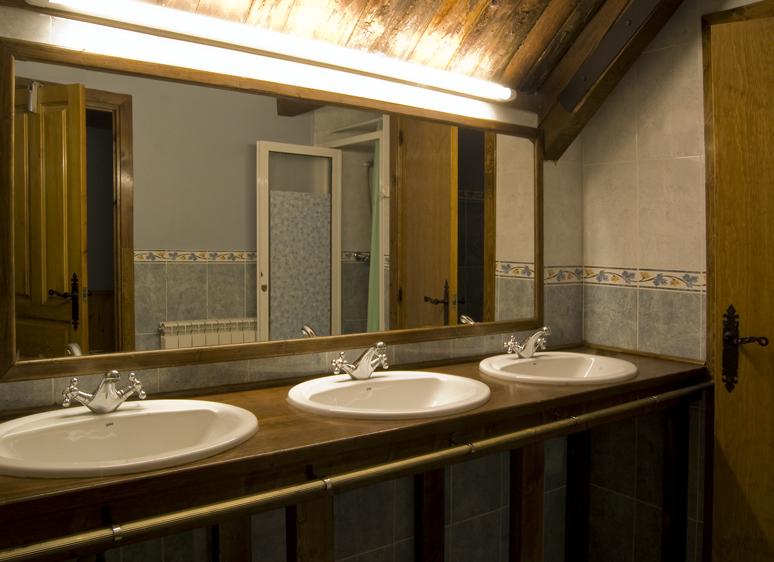 Camino de Santiago Accommodation: Refugio de Canfranc Sargantana