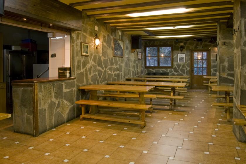 Camino de Santiago Accommodation: Refugio de Canfranc Sargantana