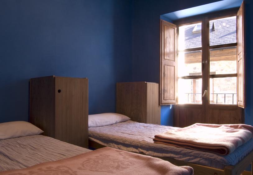 Camino de Santiago Accommodation: Refugio de Canfranc Sargantana