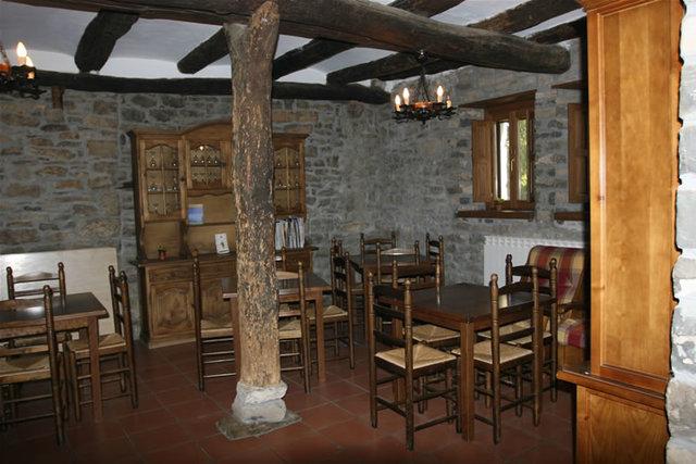 Camino de Santiago Accommodation: Albergue de Artieda