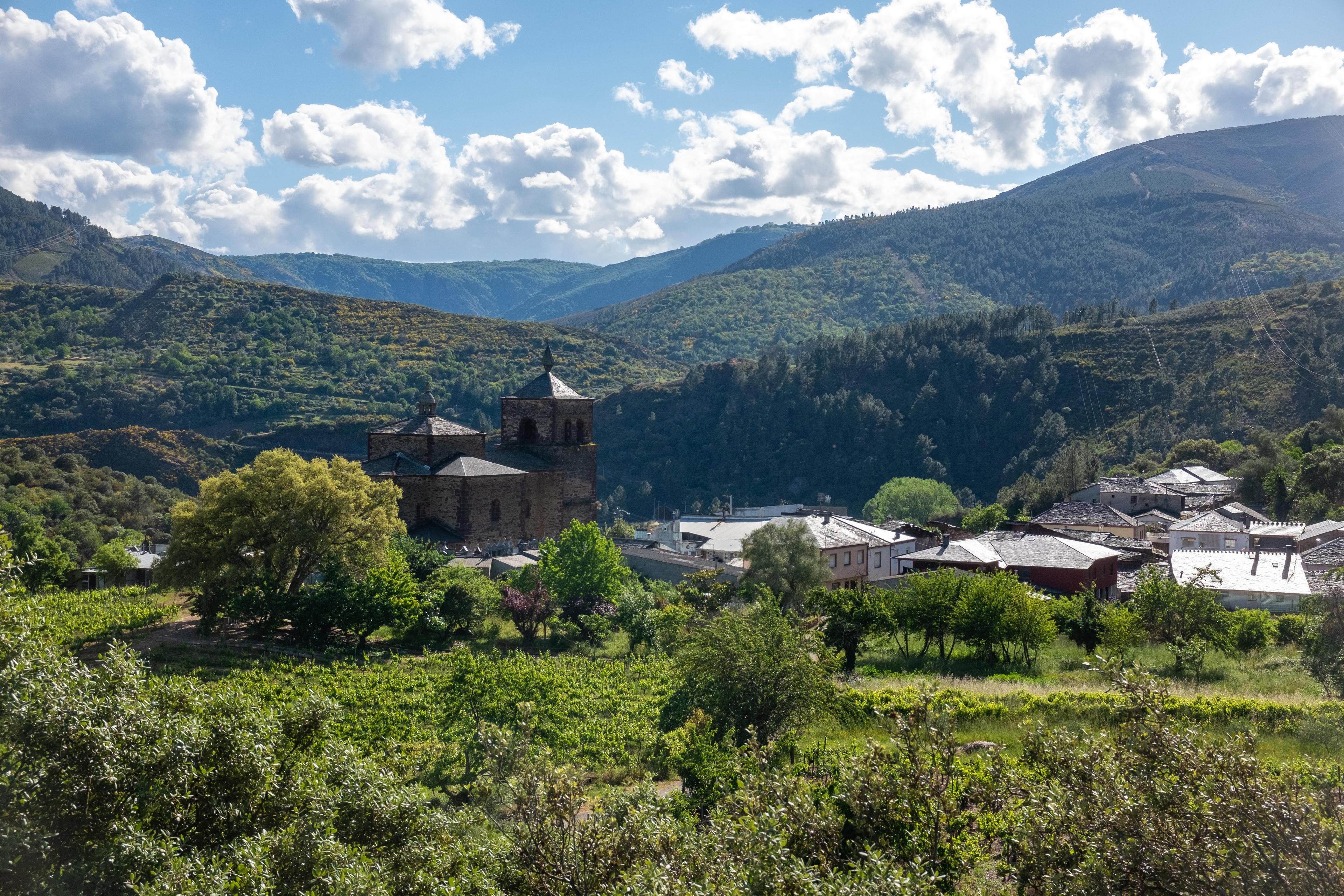Scenic view of Montefurado (invierno) on the Camino de Invierno