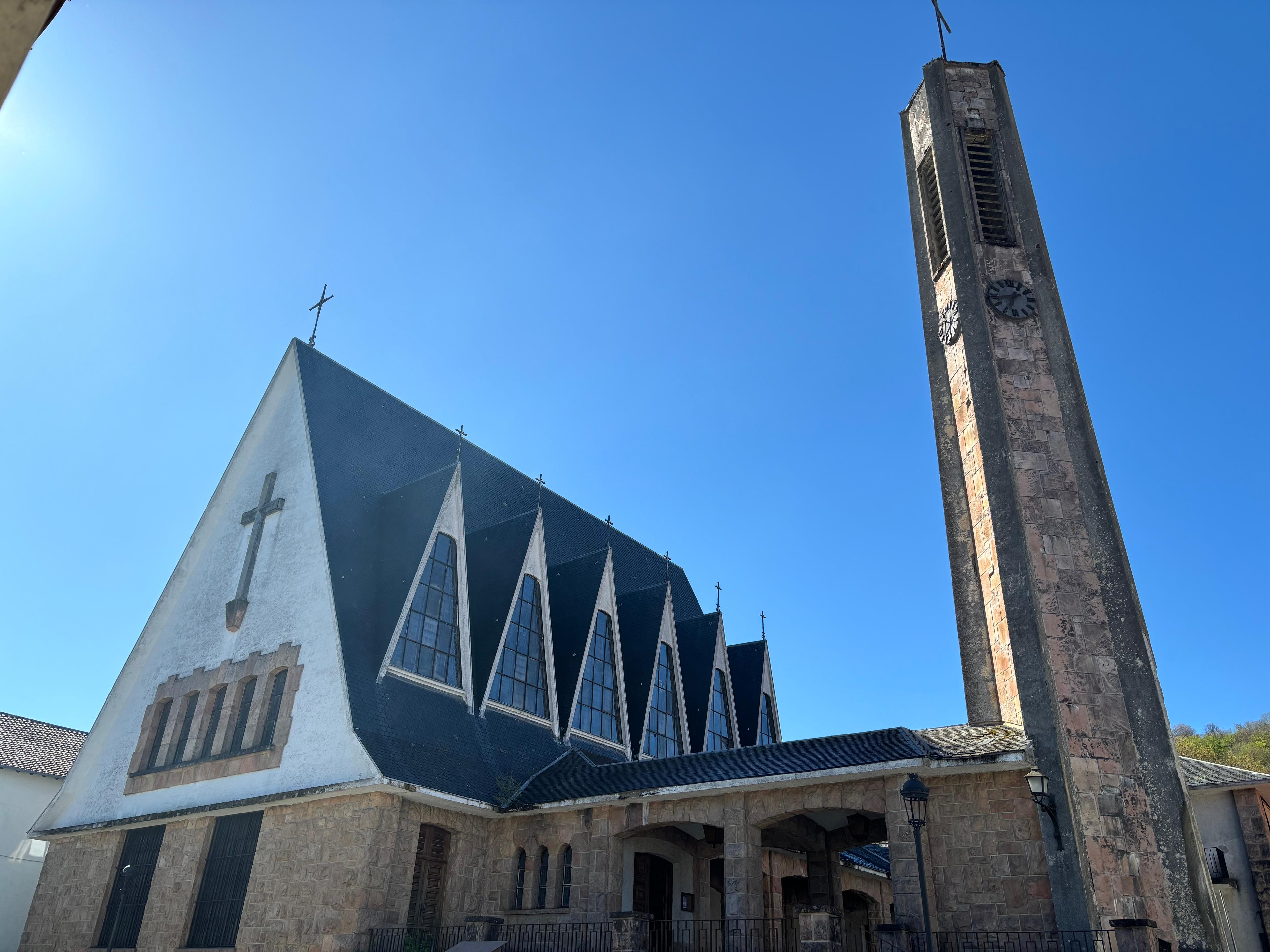 Scenic view of Espinal on the Camino de Invierno