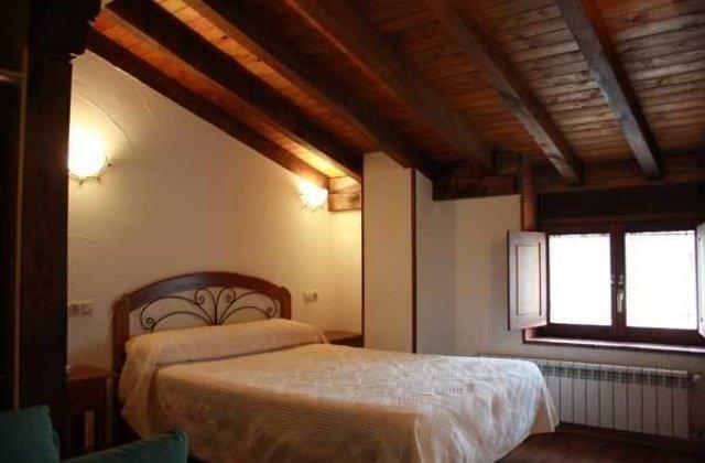 Image of Hotel La Parra ⭑⭑, pilgrim accommodation in La Franca