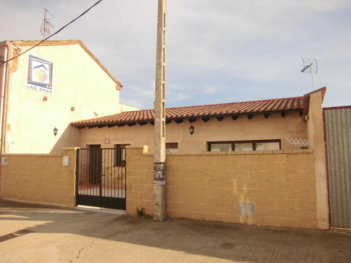 Image of Albergue Las Eras, pilgrim accommodation in Barcial de Barco