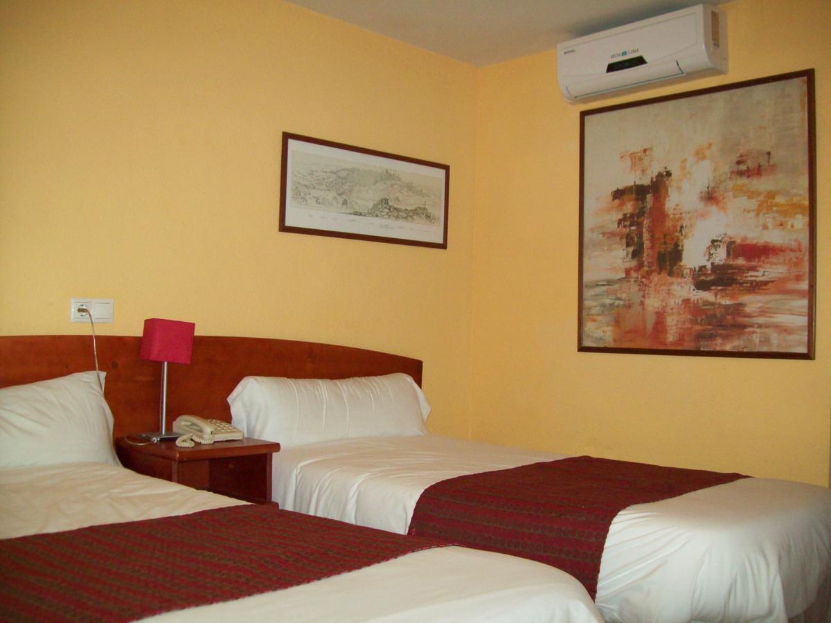 Image of Hostal Puerta del Alcázar ⭑⭑, pilgrim accommodation in Ávila