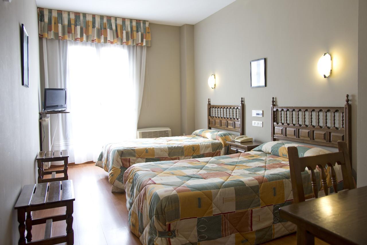 Image of Hostal Casa Aurelia ⭑⭑⭑, pilgrim accommodation in Villaralbo