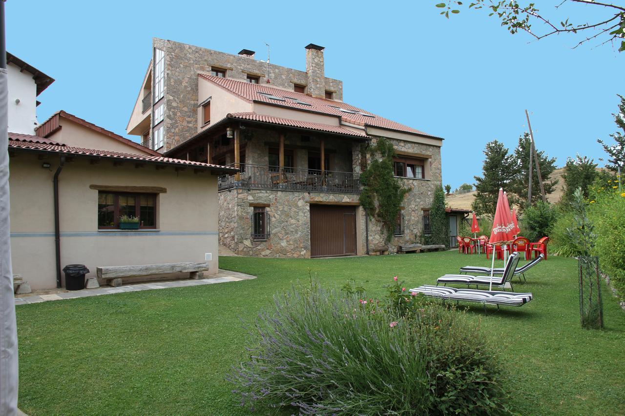 Image of Casa Rural Valle del Tuejar ⭑⭑, pilgrim accommodation in Taranilla