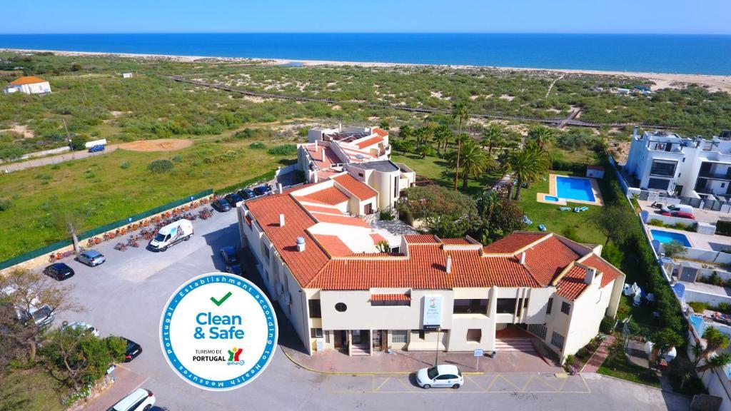 Image of Praia da Lota Resort – Beachfront Hotel ⭑⭑⭑, pilgrim accommodation in Vila Real de Santo António
