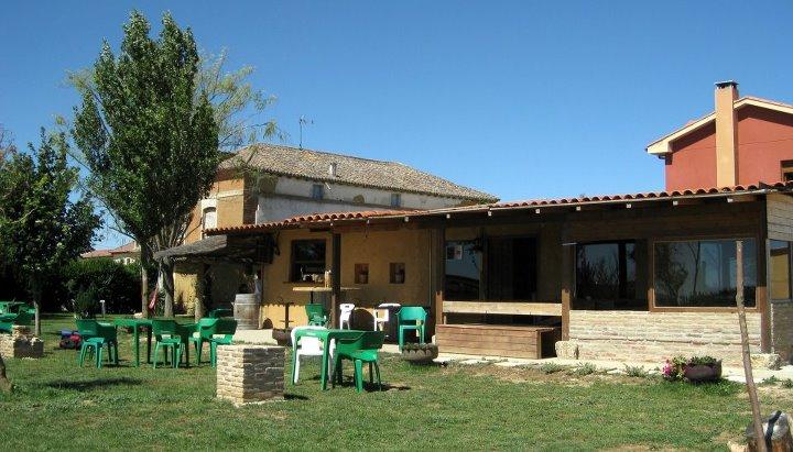 Image of Albergue Amanecer, pilgrim accommodation in Villarmentero de Campos
